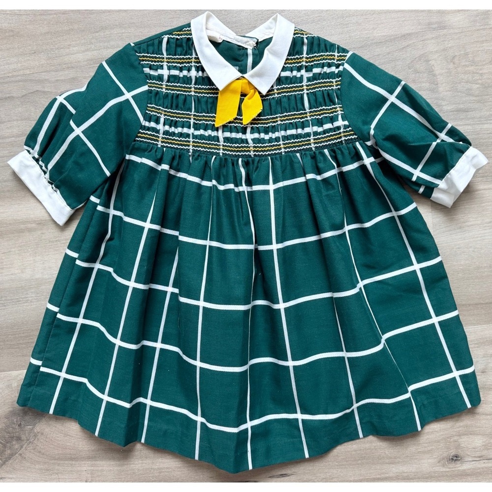 Vintage Late 60s JCPenney Girls Green Plaid Smocked Dress Size 4 USA Made